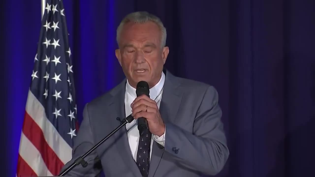 RFK Jr. Publicly Challenges Red State Governor To Lose 30 Pounds