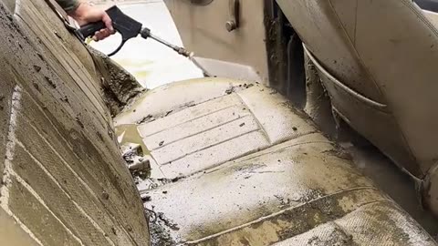 Satisfying cleaning a very dirty car