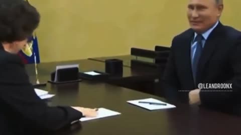 She accidentally took Putin’s seat… and he handled it with a smile 😄
