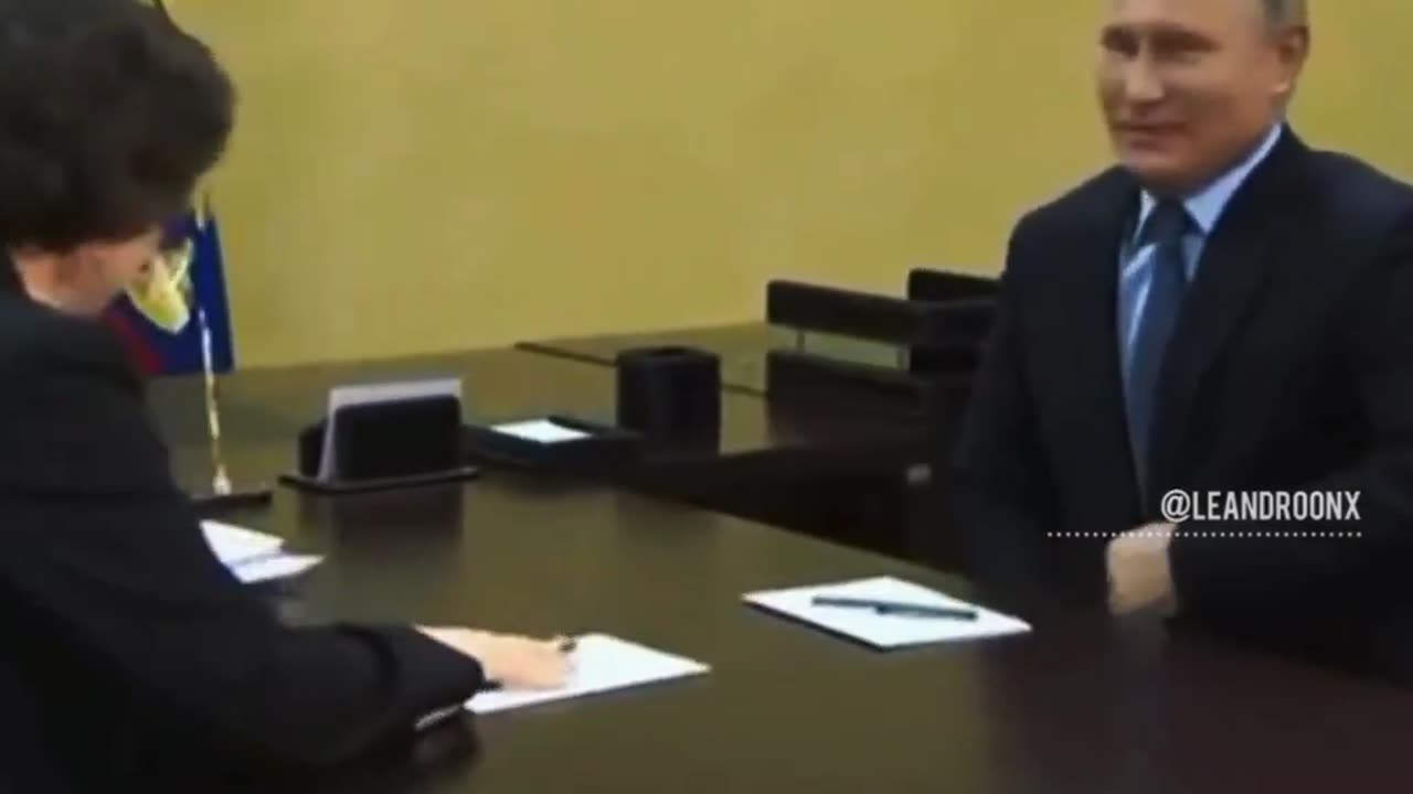She accidentally took Putin’s seat… and he handled it with a smile 😄