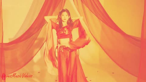 Shirley Bassey. GOLDFINGER (1996 TV Special)