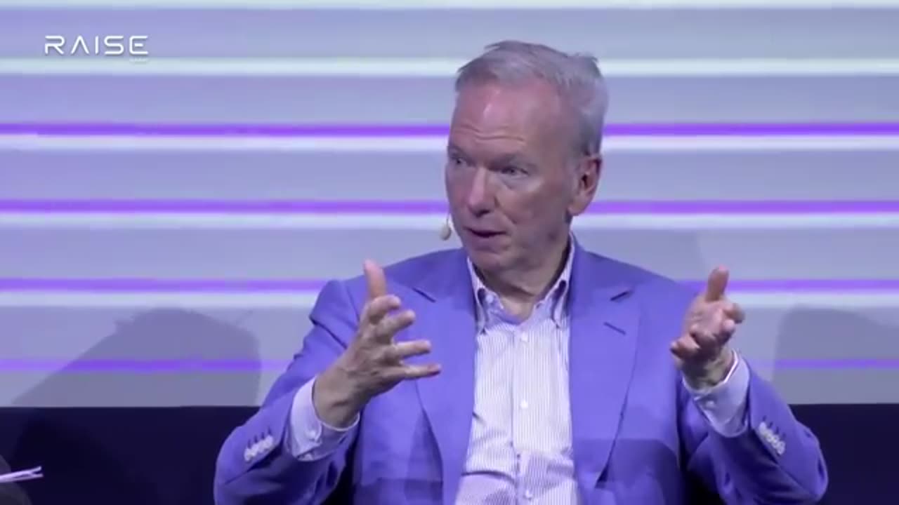 Ex-PDG Google : "L'IA va TOUT changer en 3 ans"