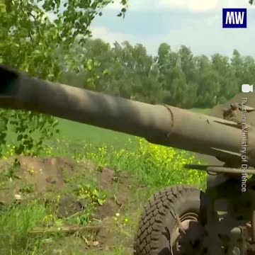 Russian artillerymen in combat