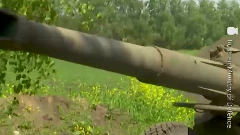 Russian artillerymen in combat