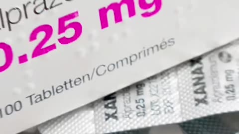 People Don’t Realize This About Vicodin and Xanax