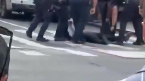 VIDEO: Officers seen performing CPR on apparent gunshot victim during active