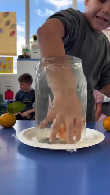 Get the orange without spilling any water 🌊🍊