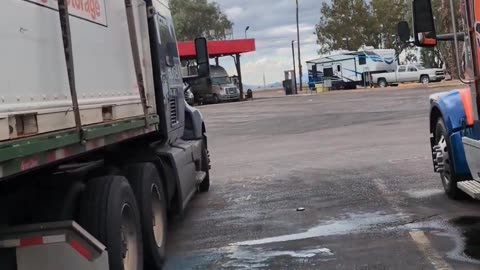 COWBOYS RANT #reallifetruckers #truckinlifestyle #trucking #reallifetrucker #truckdriving #cowboys