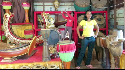 Magic Dekho-43-Dance In Foating Market