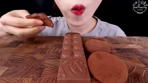 Mellawnie's Snack ASMR