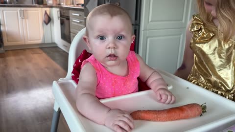 Kayla’s HILARIOUS Carrot Play with Sis! 🥕 Day 168 Vlog