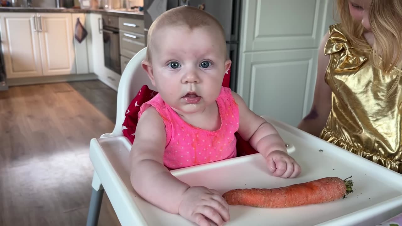 Kayla’s HILARIOUS Carrot Play with Sis! 🥕 Day 168 Vlog