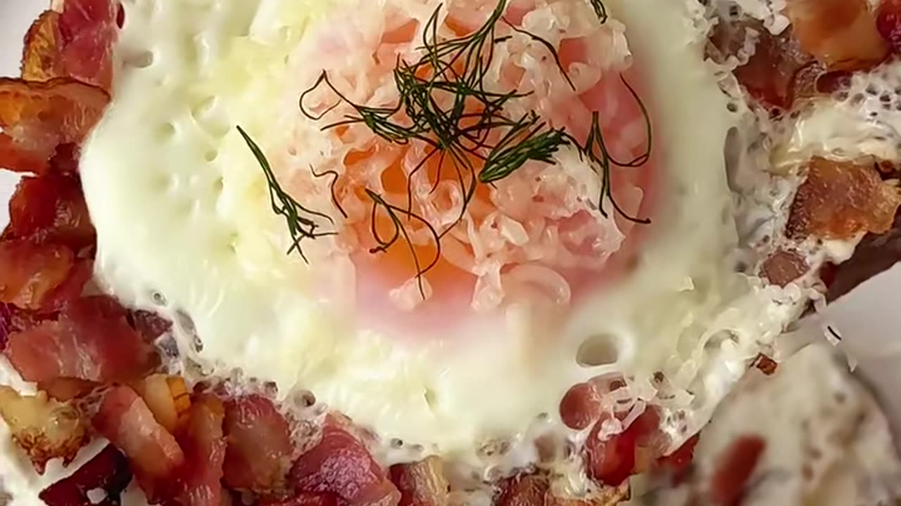 Simple sandwich beacon and eggs for breakfast