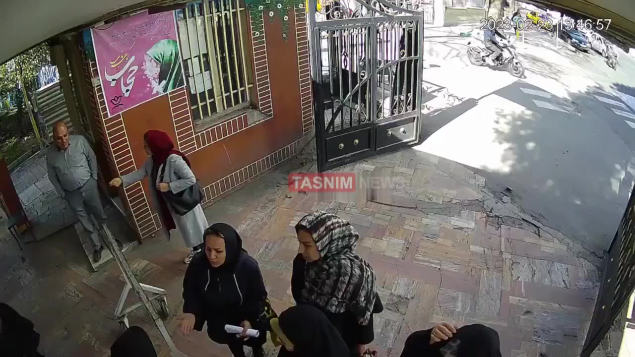 Bracelet theft in Tehran