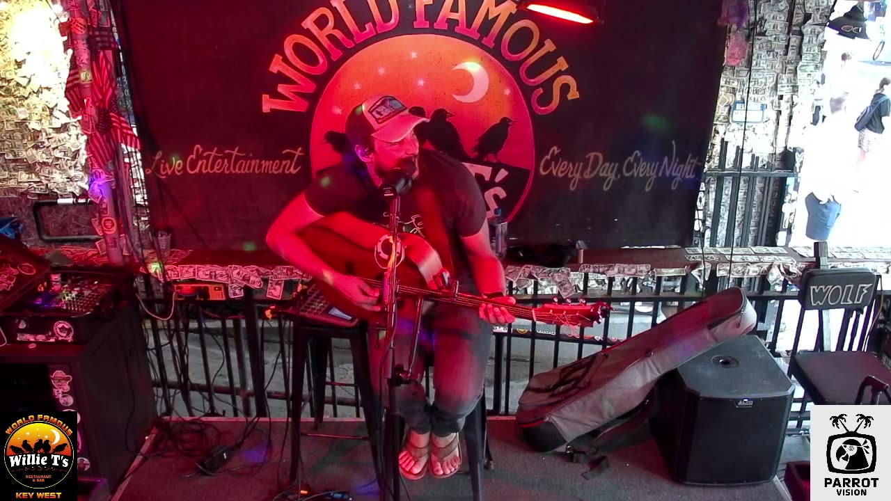 LIVE Music Everyday!