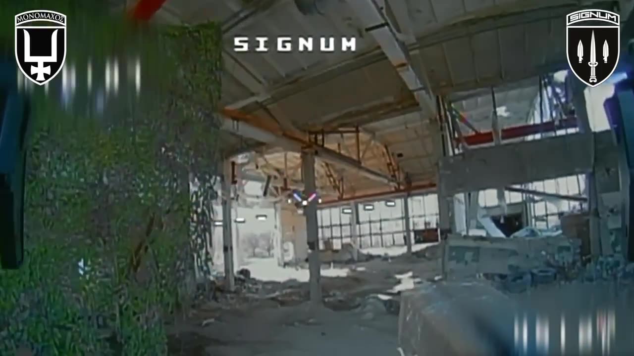 🐝👀 Jewelry FPV drone flight into the hangar and destruction of Russian T-80BVM tank