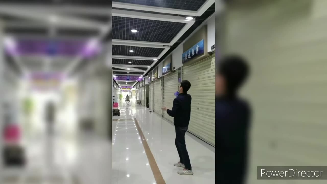 FLYNOVA PRO Cool Flying Spinner with Magical Wand