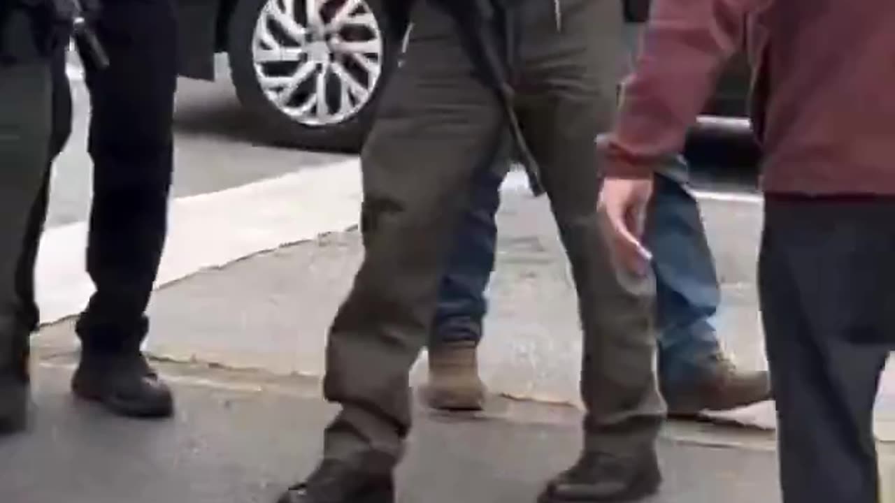 Federal agents are STILL going all-out in Chicago