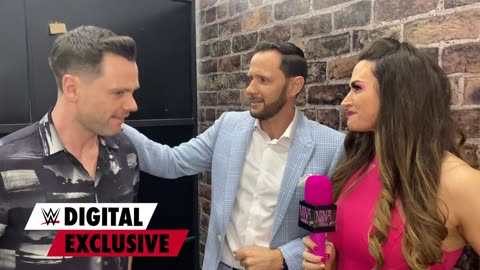 Nigel McGuinness and Nina Samuels perform a magic trick: May 5, 2022 @wwefree