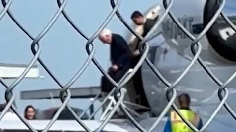 Bernie "Climate Hero" Sanders Says He Won't Stop Flying in Private Jet