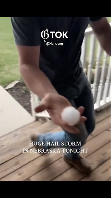 GIANT BASEBALL SIZED HAILSTONES🫧🏠🌧️🏨📸RIPPED THROUGH NEBRASKA⛈️🏘️🫧💫