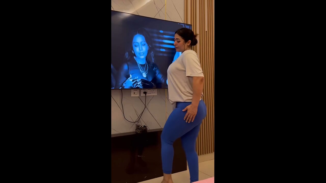 hot 🔥🥵 girl dance