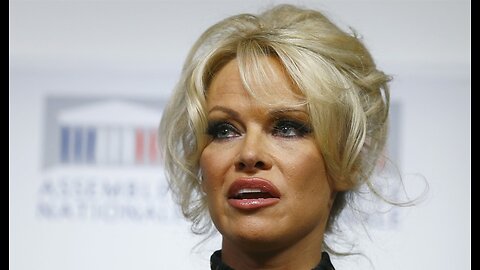 Pamela Anderson Ages Gracefully, and the Internet Informs Her