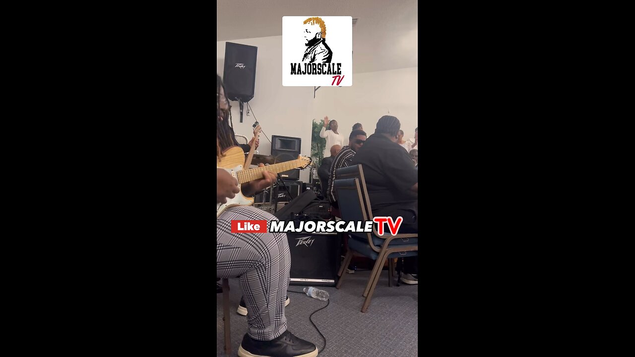Guitar player going in!! 🎸🎶🔥🎵🔥 #praisebreak