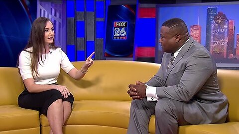 AFRICAN-AMERICAN POLITICIAN DEFENDS MEXICANS AND HUMILIATES AMERICAN JOURNALIST (SUBS ESPANOL)