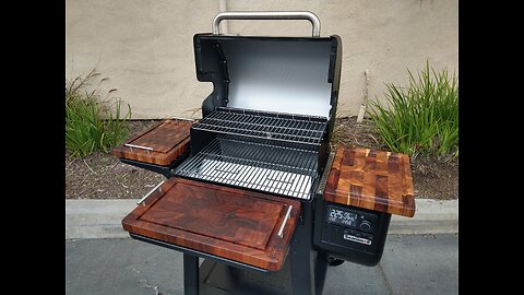 Deluxe Weber Searwood 600! #weber #bbq