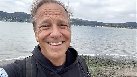 Mike Rowe Has a Cautionary Tale—and a Better Wireless Option