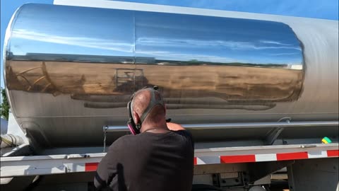 Traveling and Polishing a Tanker Trailer to a Mirror Shine in Louisiana
