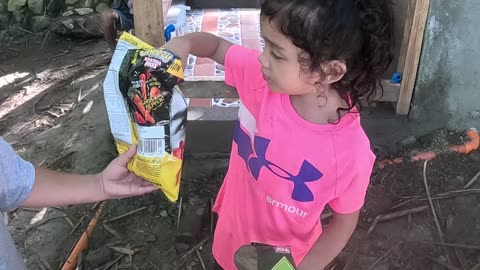 My Daughter Tries Ghost Pepper Cheezy Corn Crunch! 🌶️ | Snack Time at the Farm 🇵🇭