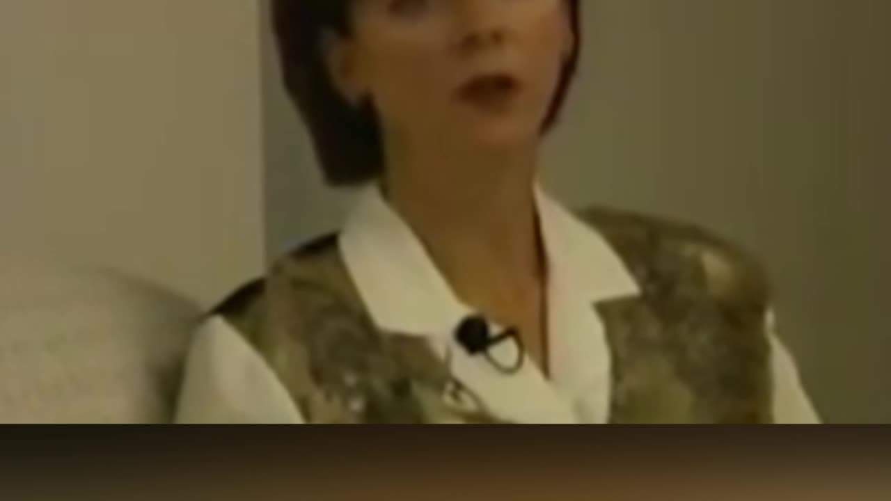 Witness Says Hillary, Bush & Others Took Part in Secret Rituals.. 😲