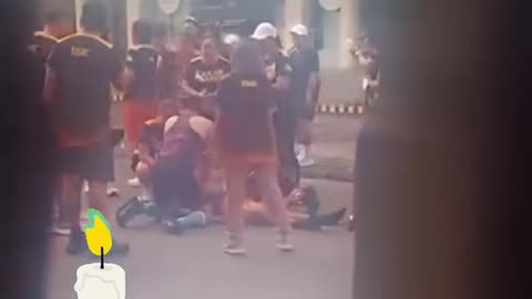 Hirtelen, váratlanul egy iskola udvarán (NEMATTÓLVAN!)