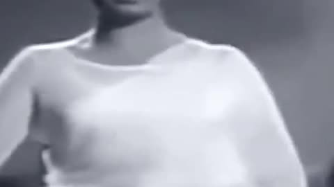 Dil apna or Preet parai latajee hit song