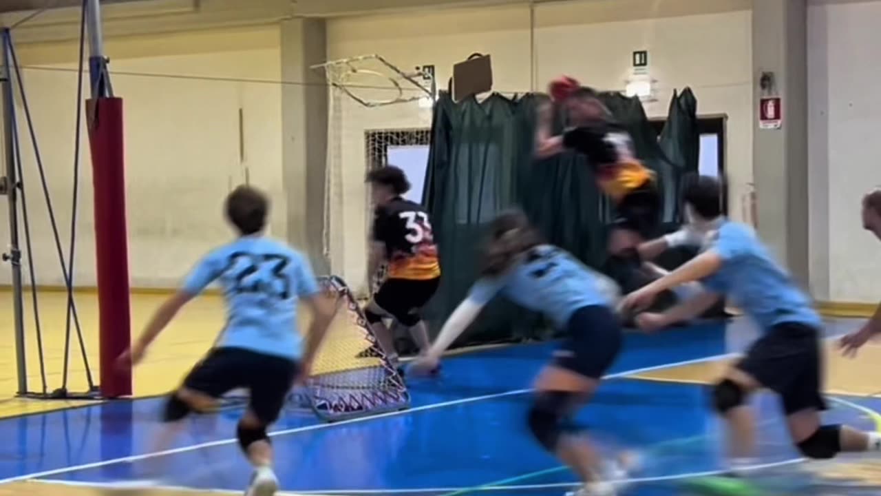 He always finds the gaps 🤯