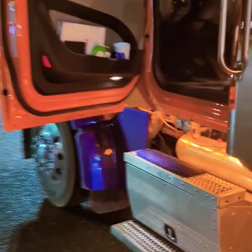 Could have been very bad #ourtruckinglife #truckesvlogs #reallifetruckers #trucker #truckdriver