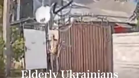 🇺🇦 In Pokrovsk, an elderly couple pointed out to a Ukrainian drone the masked occupiers