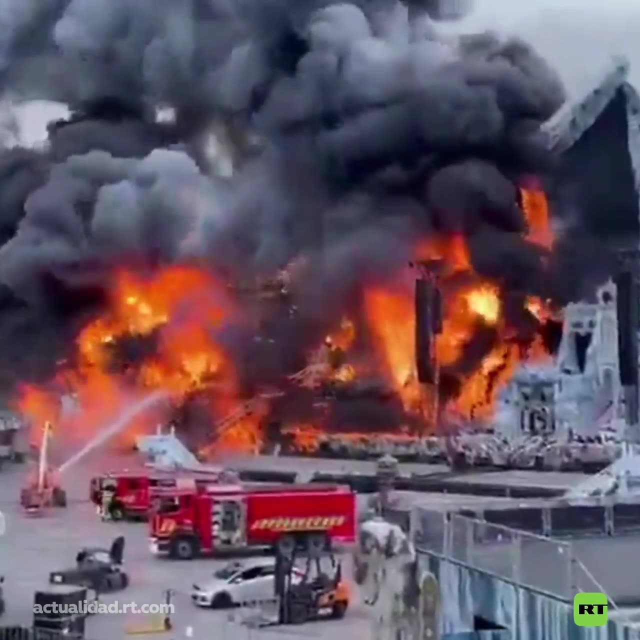 El escenario principal de Tomorrowland se incendia