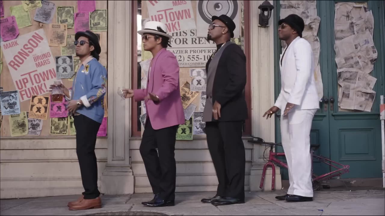 Mark Ronson - Uptown Funk (Official Video) ft. Bruno Mars
