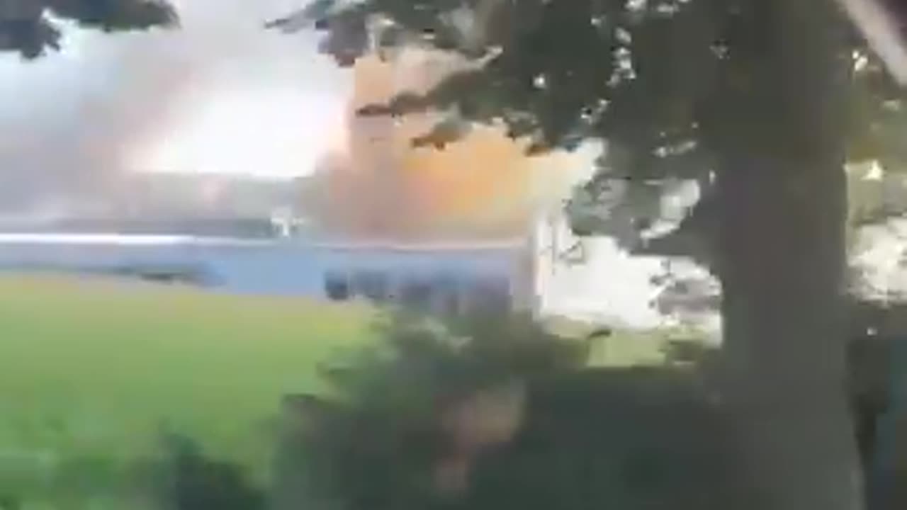 #PILNE: W m. Kawle w powiecie kartuskim pali się hala.