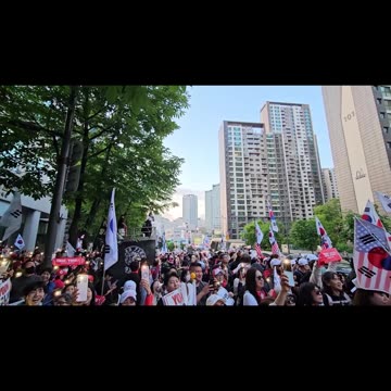 신나는 YOONAgain 서초행진,즐거운 아크로비스타불빛,함성./Exciting YOONAGAIN Seocho March,Delightful acrobista light