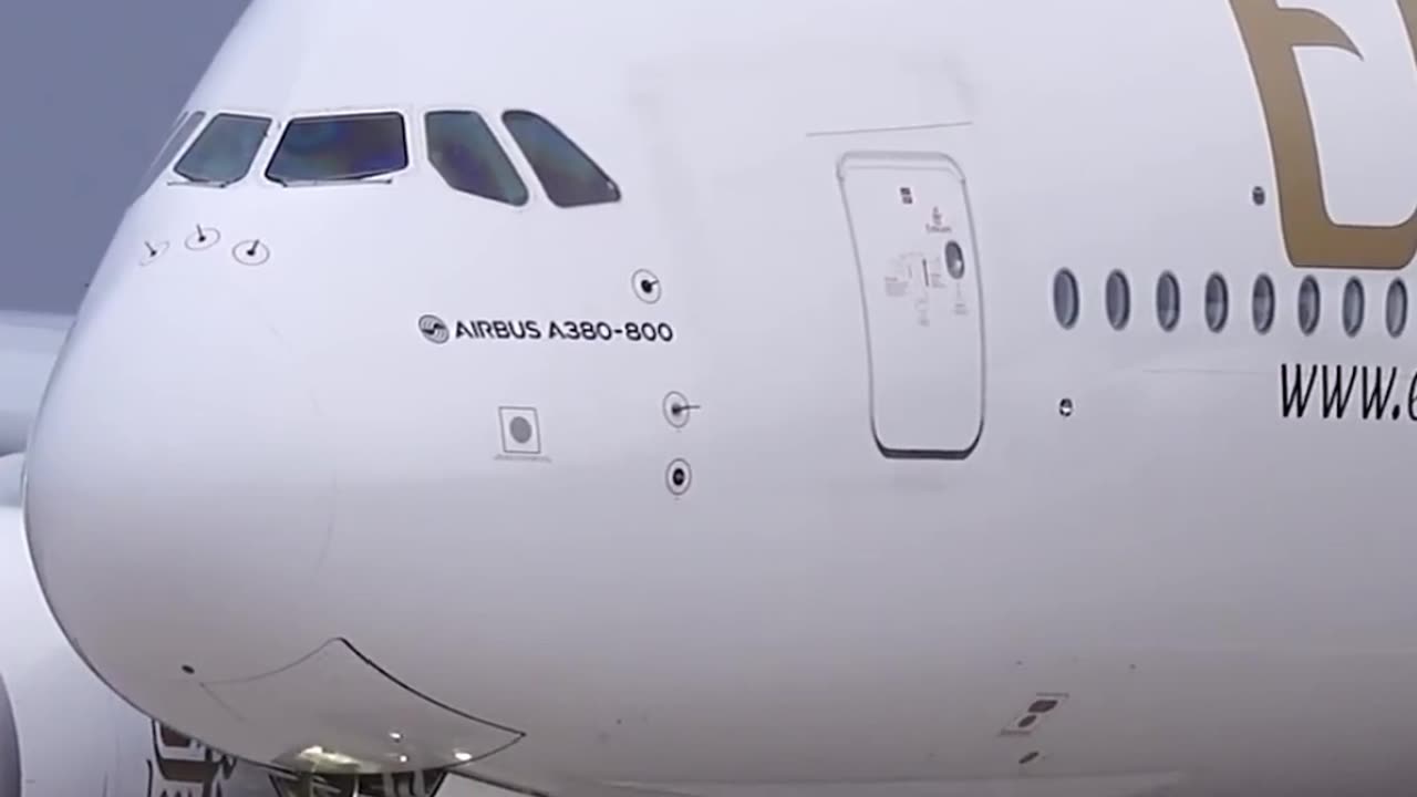 Amazing Airbus A300 take off.