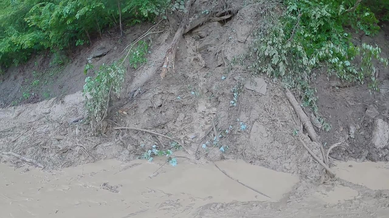 Kentucky storm causes huge landslide
