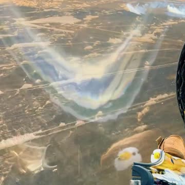 Ukrainian Attack Helicopter Flying Low, Firing Rockets into Russian Lines