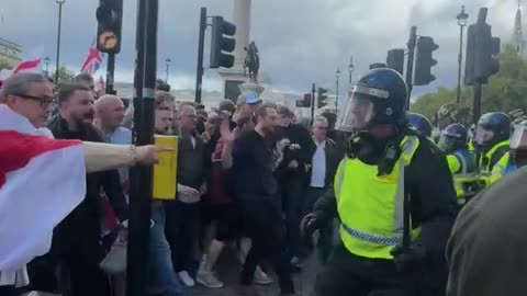 Clashes in London between patriots and leftis