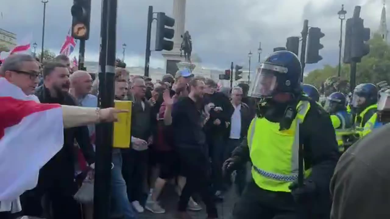 Clashes in London between patriots and leftis
