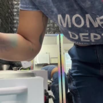 @aliyahbreana Arm Waxing Review Using Sexy Smooth Cherry Desire Scented Hard Wax for Professionals