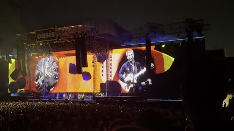 Cast No Shadow - Oasis Live 25